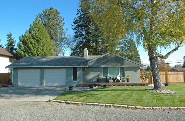 Home on the Border - Modern home 5 minutes from Canadian border