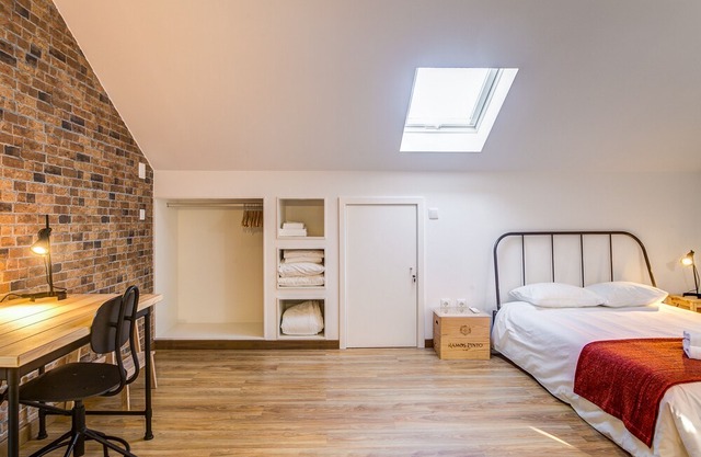 Home Out Loft B - Loft at City Center