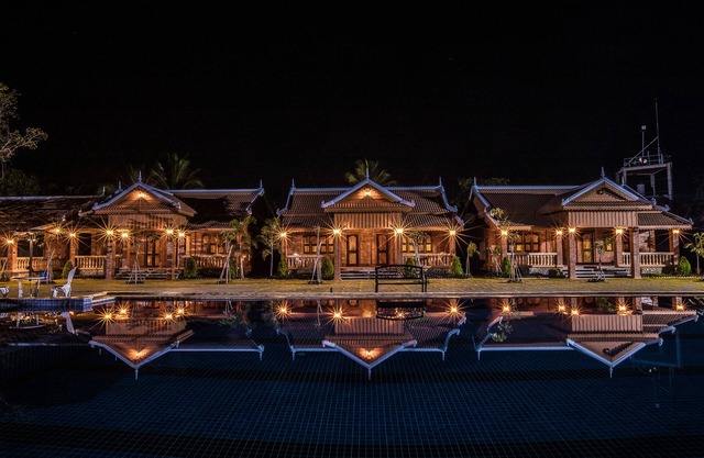 Home Stone Resort