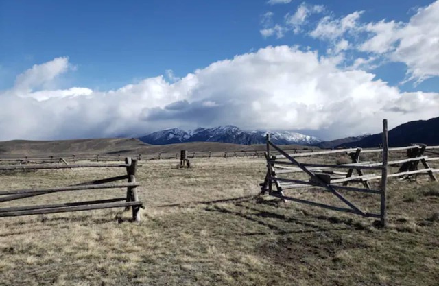 Homebase RV Hook-up NEXT to Yellowstone - SITE 1