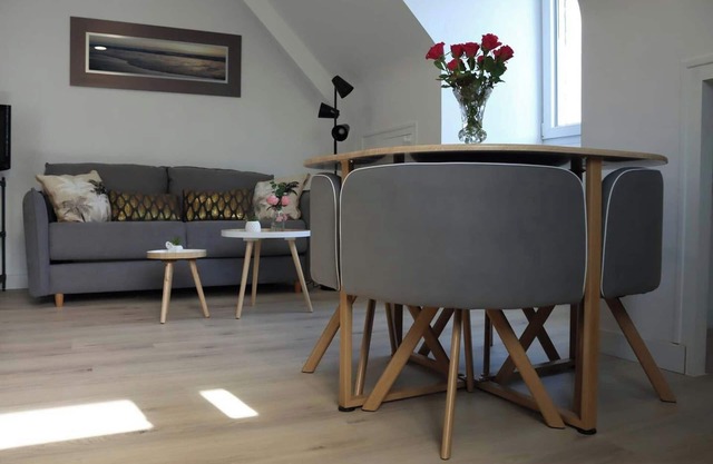 Homerez - Apartment in Saint-Lormel