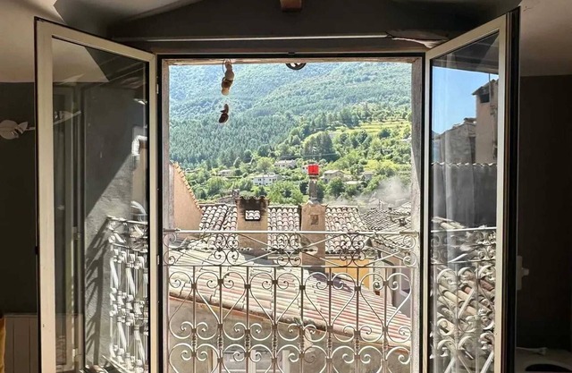 Homerez - Apartment in Entrevaux - Mountain View
