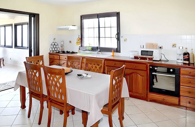 Homerez - Apartment in Petite Île.
