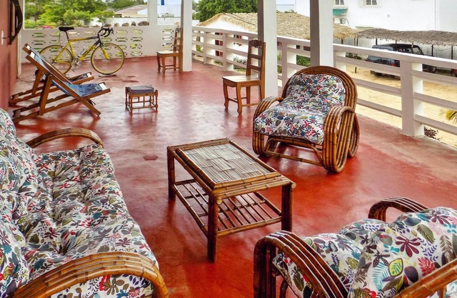 Homerez - Beautiful appartement for 6 ppl. with sea view and terrace at Majunga