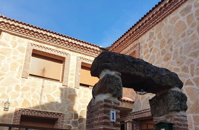 Homerez - Big house for 9 ppl. with terrace at Navaluenga