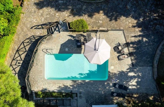 Homerez - Charming Villa in Arezzo with Private Pool and Garden