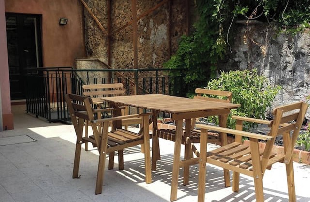 Homerez - Comfortable house in Pedara with parking included.