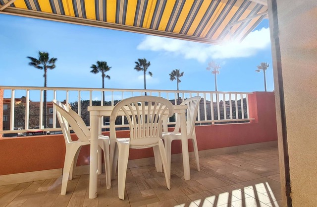 Homerez - Comfortable studio in Hyères - 20 m² with barbecue and terrace