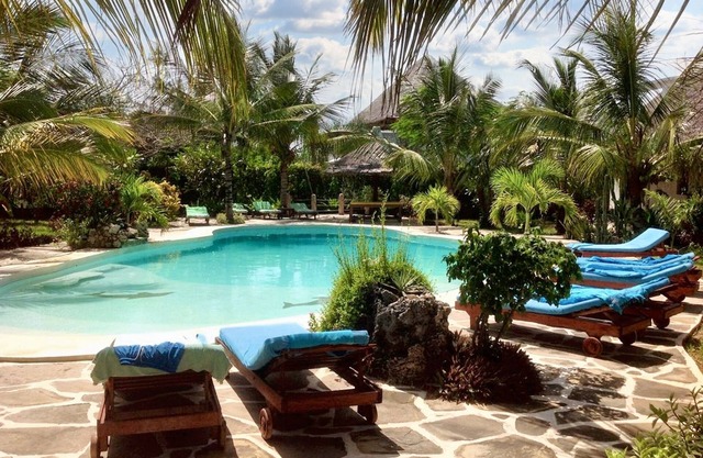 Homerez - House in Watamu, shared pool