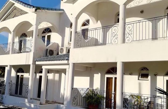 Homerez - Nice house 600 m away from the beach for 2 ppl. with shared pool