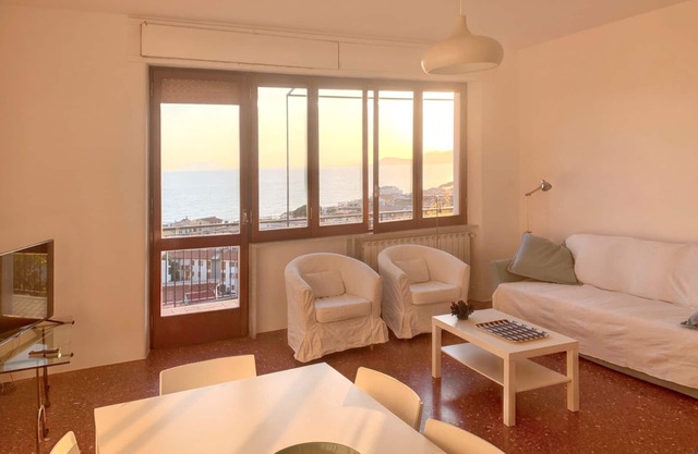 Homerez - Spacious apartment with sea view in Sperlonga 109 m²