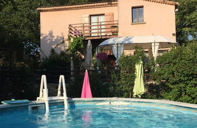 Homerez - Spacious villa for 7 ppl. with swimming-pool and terrace at Chandolas
