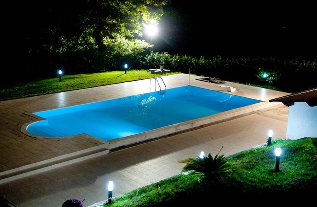 Homerez - Studio for 4 ppl. with shared pool and terrace at Montemiletto
