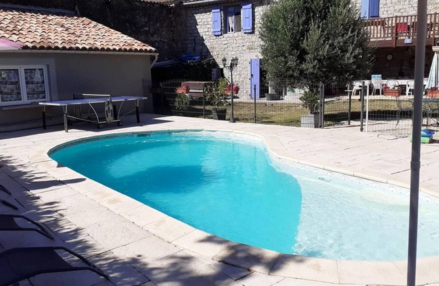 Homerez - Villa for 16 ppl. with swimming-pool, garden and terrace at Chandolas