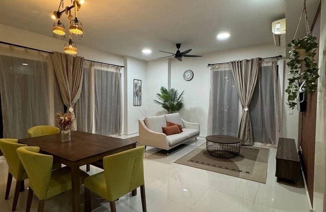 Homestay Cyberjaya AC Home 7pax 4R 3B Free Wifi Netflix