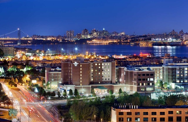 Homewood Suites by Hilton Edgewater-NYC Area