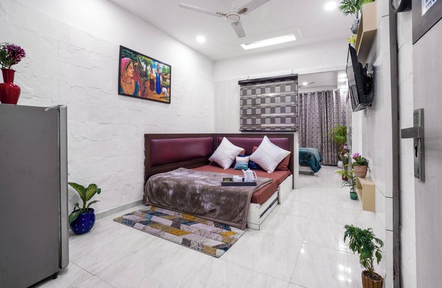 Homlee - Heritage 2 Bed Room near Pragati Maidan
