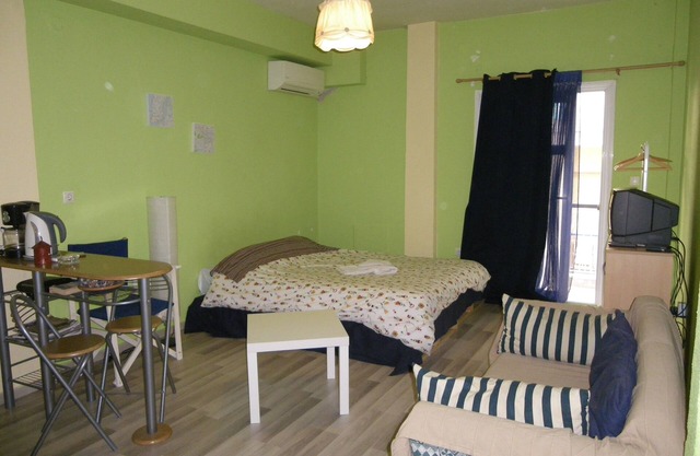 Homy cozy studio towards the center