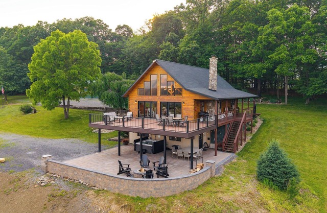 Honeygrove Hideaway. Your next Elite Vacation!