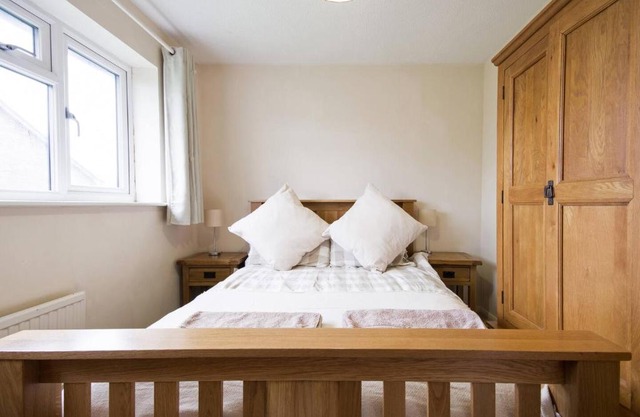Hook Comfortable 7 Bedroom Home from Home