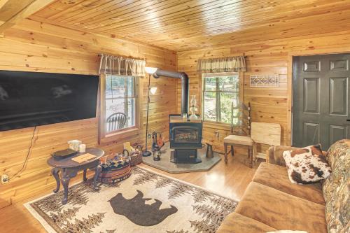 Horses Welcome! Jamestown Home with Fenced Pasture