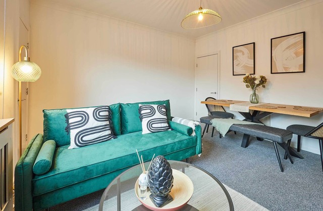 Host & Stay | Joffre Avenue