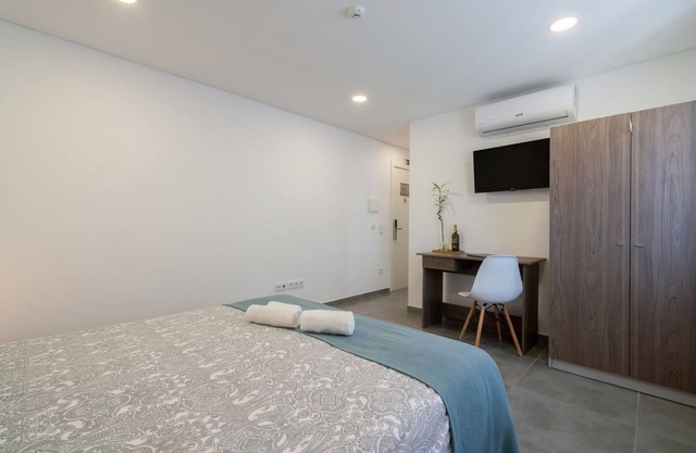 Host Wise Arvore - Double Room | Beachfront and Pool