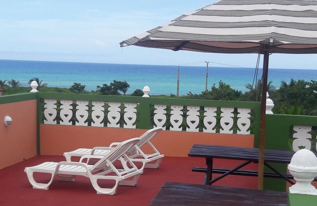 Hostal Olivia. Boca De Camarioca