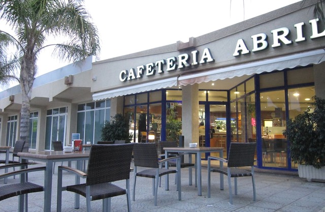 Hotel Abril
