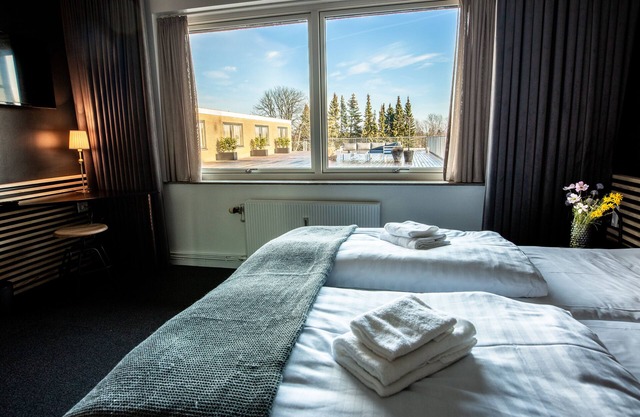 Hotel B