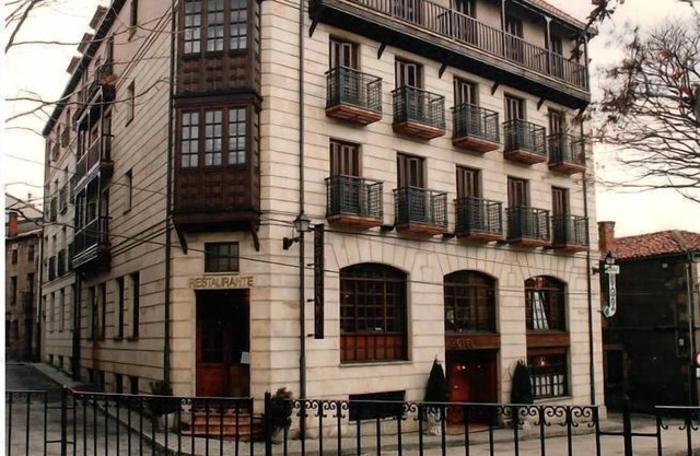 Hotel Covaleda Soria
