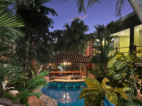 Hotel Iguana Verde 