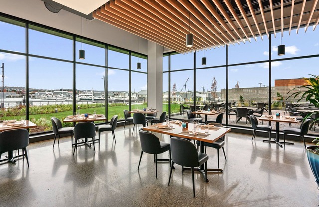 Hotel Indigo Everett - Waterfront Place by IHG