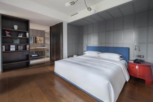 Hotel Kapok Shenzhen HouHai (Close to Shenzhen Bay)