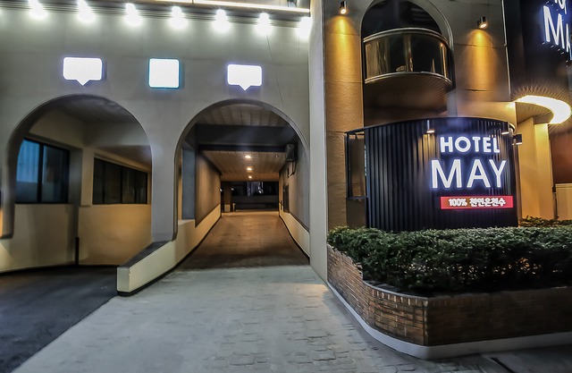 Hotel May