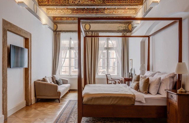 Hotel Nerudova 211