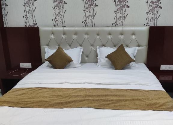 Hotel Praj Paradise