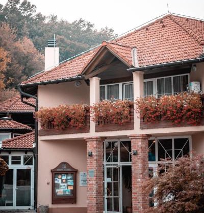 Hotel & Restaurant Se-Mi