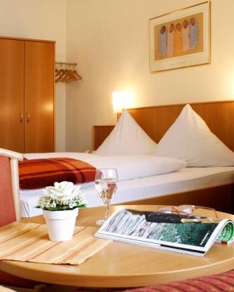Hotel Rose Heidelberg inklusive Frühstück, Saunanutzung und Parkplätze nach Verfügbarkeit