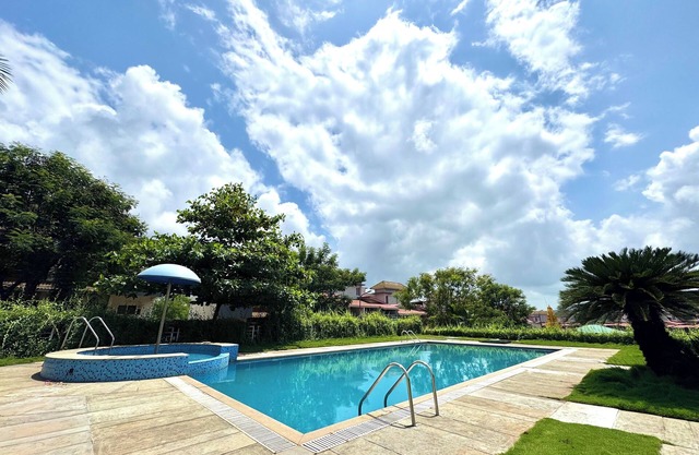 Hotel Sadhana Executive