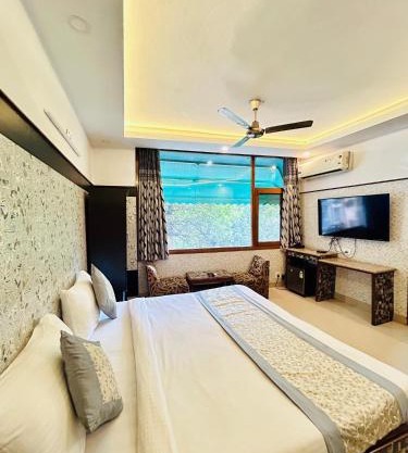 Hotel Satwah Home Stay Just 10 Minute Away From Nizamuddin Railway Station