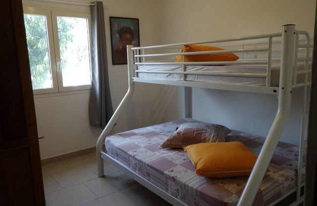 House 10 minutes from all amenities and the beach