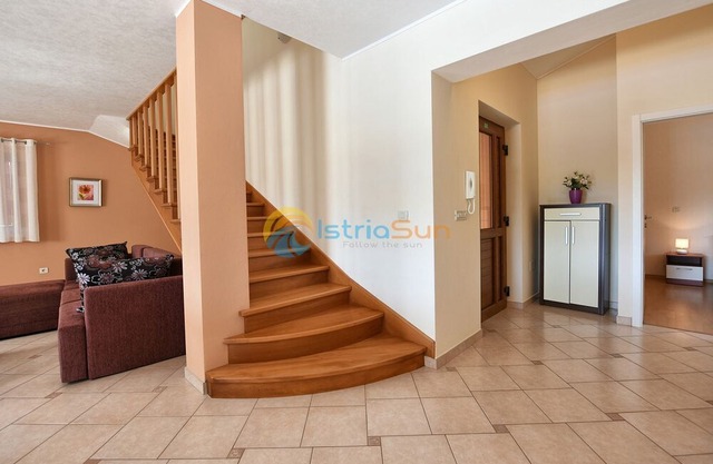 House 377/857 (Istria - Sveti Lovreč), 18000m from the beach