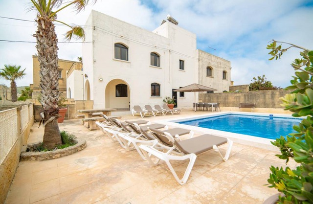 House ∙ 4 bedrooms ∙ 9 guests