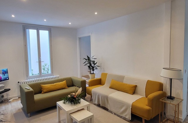 House 4km from Paris - 15mn BERCY ARENA -50M from the Seine