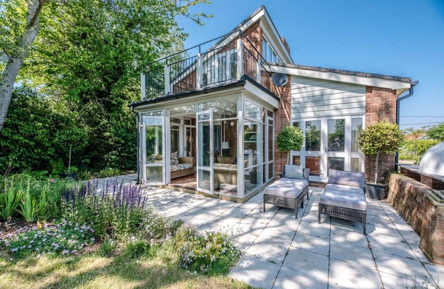 House ∙ 5 bedrooms ∙ 14 guests