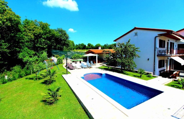 House and Apartments in Labin 8758