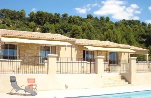 House in Aix en Provence country with swimming pool