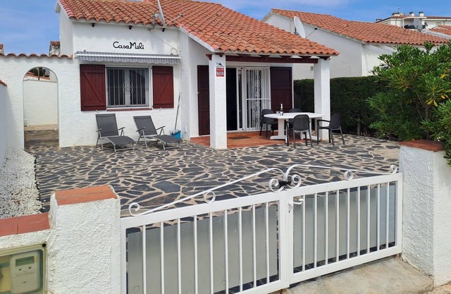 House in Santa Margarita in Roses with Barbecue