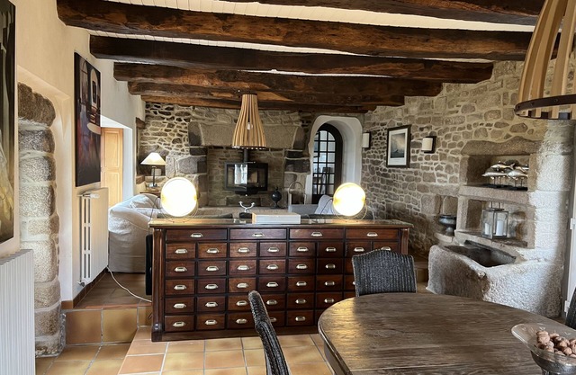 house of character and charm of the 16th century, facing the bay of Goulven